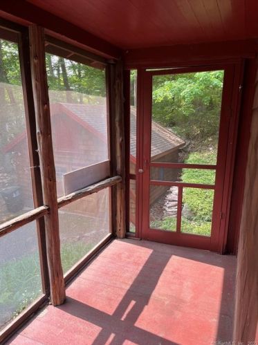 1 Guinea Rd, Stamford CT  06903-3724 exterior