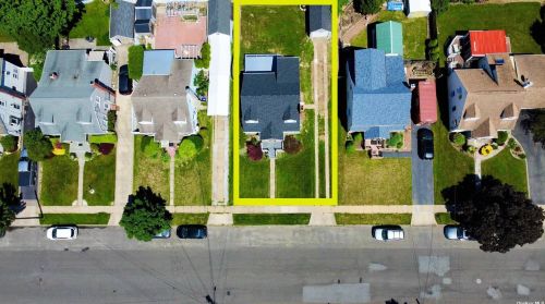 2381 Yorktown St, Rockville Centre NY  11572-1717 exterior