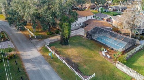 32009 Harris Rd, Tavares FL  32778-4643 exterior