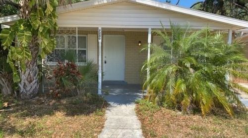 7240 Donna Dr, New Port Richey, FL 34652-1010