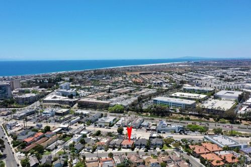 3241 Broad St, Newport Beach, CA 92663-4227