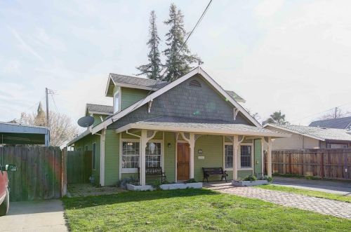210 Edwards St, Winters, CA 95694-1915
