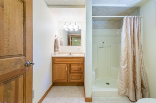 39 Pheasant Run, Kinnelon NJ  07405-3022 exterior