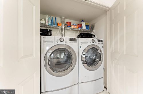 6352 Cullen Pl, Haymarket VA  20169-5400 exterior