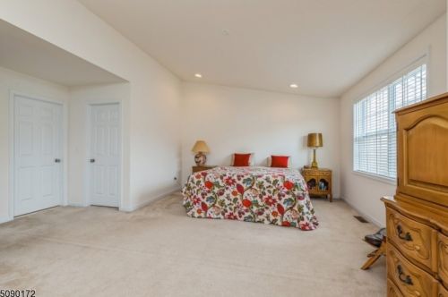 5 Julia Pl, Mount Olive NJ  07828-2461 exterior