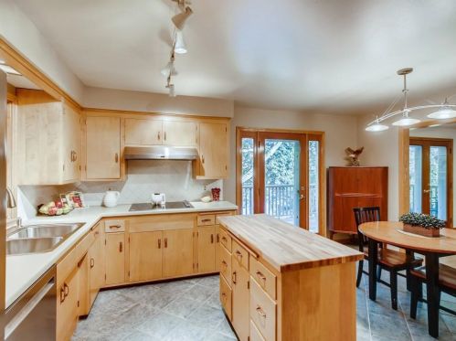 737 Amber Dr, Saint Paul MN 55122-2059 exterior