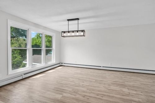 5 Baldwin Dr, Providence RI  02919-1512 exterior