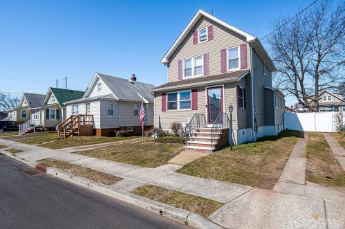 20 Lillian Ter, Woodbridge NJ  07095-3322 exterior