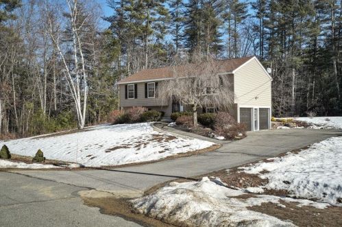 7 Bayou Dr, Raymond NH  03077-2364 exterior