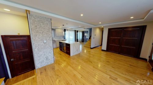 33 Berkshire Rd, Old Bridge NJ  08857-1601 exterior