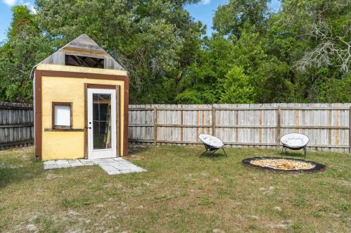 3251 Ambassador Ave, Brooksville FL  34609-3107 exterior