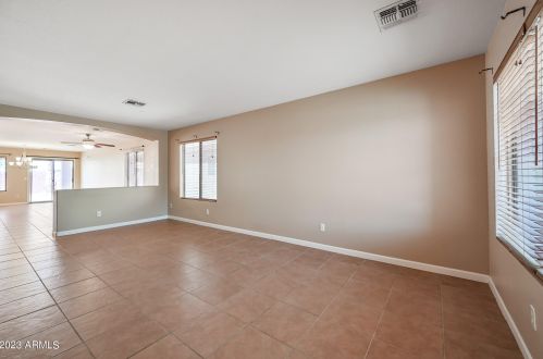1050 Vernoa St, San Tan Valley, AZ 85140-7917