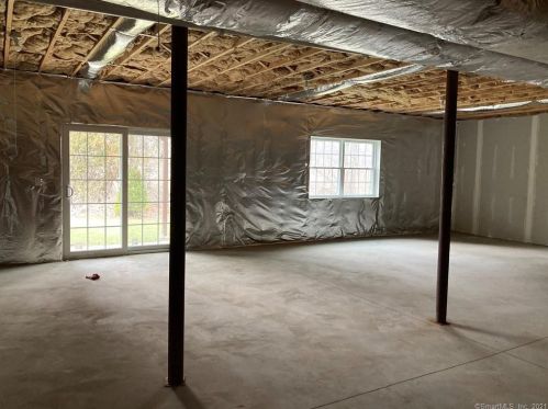 35 Fairfield Ln, Glastonbury CT  exterior