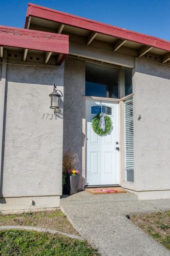 1736 Ashley Ave, Woodland, CA 95695-5059