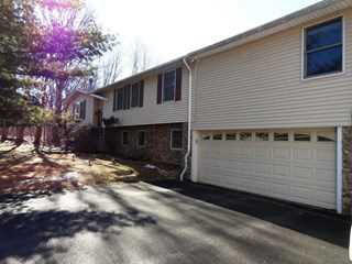 11 Bannister Ln, Wingdale, NY 12594-1845