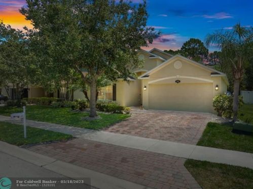 402 Lexington Ave, Vero Beach, FL 32962-3435