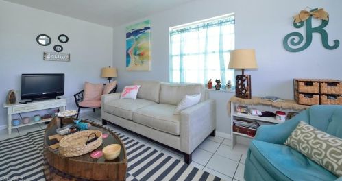 111 7th St, Naples FL  34117-2126 exterior