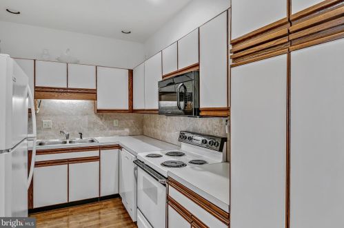 1214 White Birch Ln, Carlisle PA  17013-3591 exterior