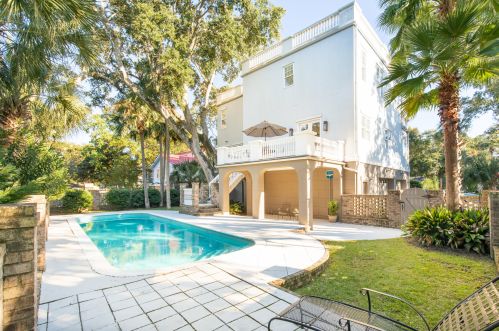 3 Cross Ln, Isle Of Palms, SC 29451-2522