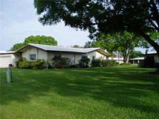 3297 Brunswick Ln, Sarasota, FL 34239-5730