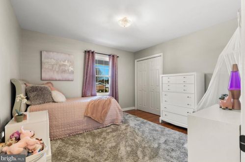 2146 Stonecrest Dr, Lancaster PA  17601-5437 exterior