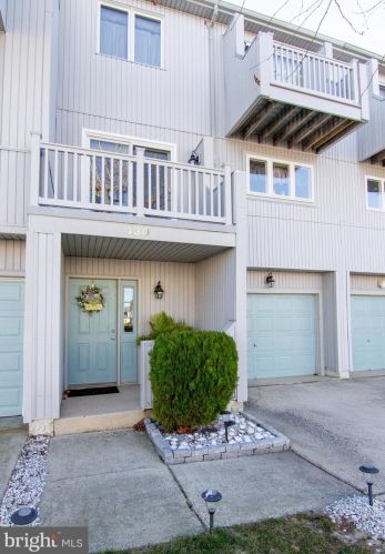 430 Sea Horse Rd, Brigantine City, NJ 08203-1352