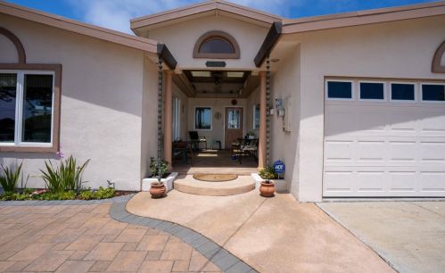 3197 Tallmon St, Marina, CA 93933-2726