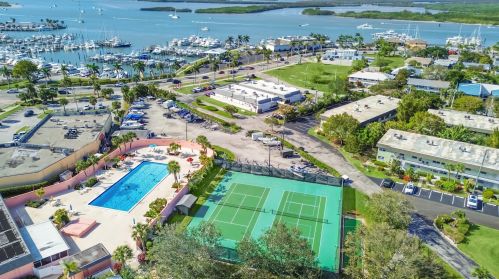 1166 Bayshore Dr, Fort Pierce FL  34949-3044 exterior