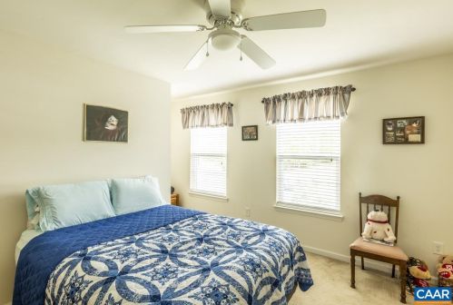 41 Robins Ct, Bybee VA  22963-2089 exterior