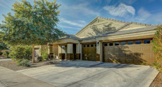 5792 72nd Dr, Glendale, AZ 85303-4746