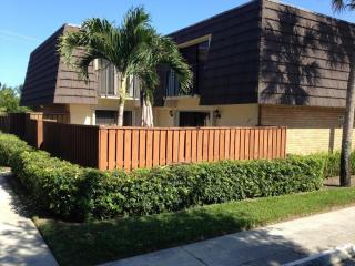 1909 19th Ct, Jupiter FL  33477-9044 exterior