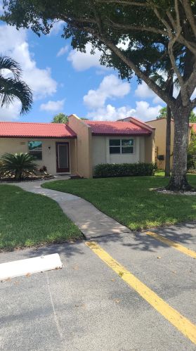 417 Lake Helen Dr, West Palm Beach, FL 33411-2277