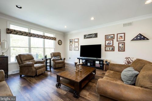 2975 Burton Dr, Gilbertsville PA  19525-9694 exterior