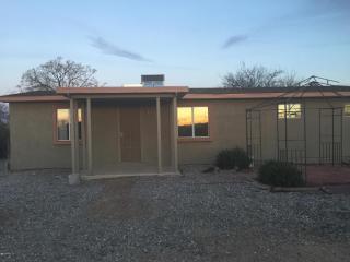 9953 Creeger Rd, Tucson, AZ 85756-9512