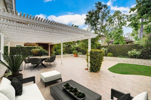 12 Christamon, Irvine CA 92620-1829 exterior