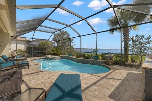 9407 Quarry Dr, Naples FL  34120-5223 exterior