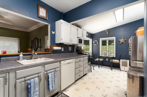 551 Wood Rd, Mahopac NY  10541-3358 exterior