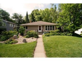 460 Eldridge Ave, Saint Paul, MN 55117-2012