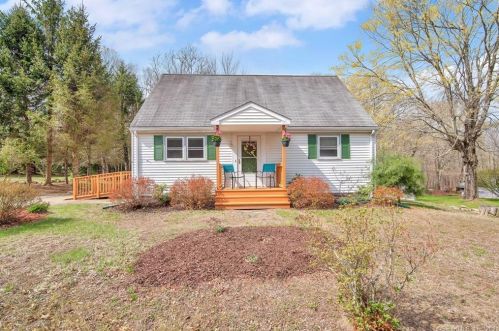 86 Pond Rd, Amston, CT 06231-1626