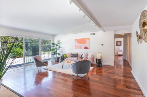 2301 College View Dr, Monterey Park, CA 91754-4343
