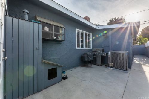 2845 Iroquois Ave, Long Beach CA  90815-1509 exterior