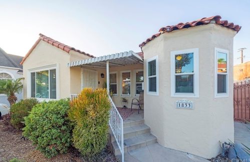 1833 65th St, Long Beach, CA 90805-2505