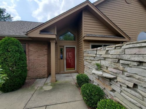 910 Cornwallis Ln, Hammond, IN 46321-2877