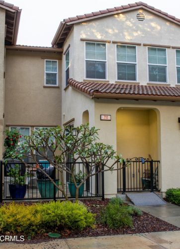 711 Forest Park Blvd, Oxnard, CA 93036-5445