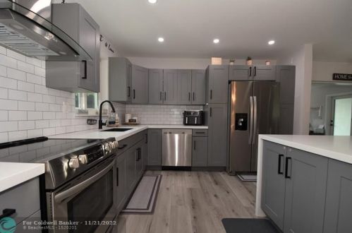 8421 17 Ct, Hollywood FL 33028 exterior