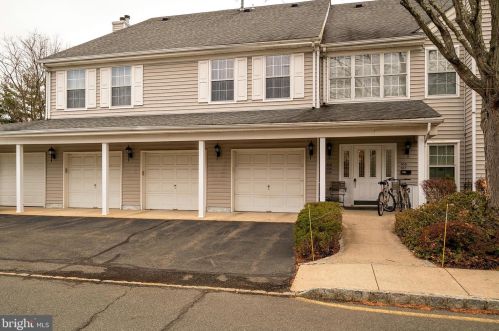 108 Regency Pl, Trenton, NJ 08648-2559