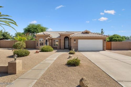 6903 Robert E Lee St, Glendale, AZ 85308-9004