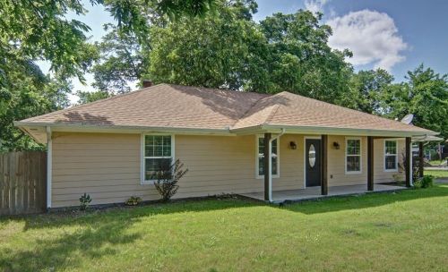 608 Carrie Mabrie St, Trenton, TX 75490-2810