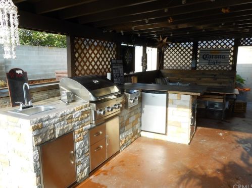 7096 Van Buren Way, Buena Park, CA 90620-3832