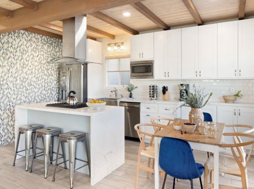 824 Anacapa Ct, San Diego CA  92109-8203 exterior